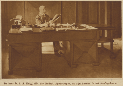 105244 Portret van ir. J.A. Kalff (1869-1935), directeur van de H.IJ.S.M (1909-1917), directeur van de Nederlandse ...